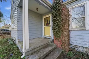 1016 Riverside Dr, Painesville, OH 44077 - Photo 2