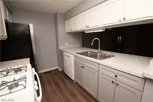 1041 Sunhaven Dr, Medina, OH 44256 - Photo 2