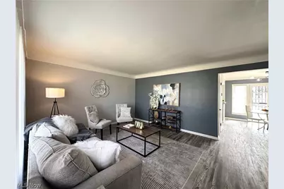 4507 E Frontenac Drive, Warrensville Heights, OH 44128 - Photo 2