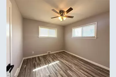 4507 E Frontenac Drive, Warrensville Heights, OH 44128 - Photo 8