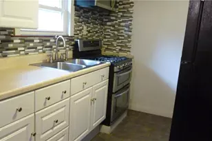 1010 Burlington St, Youngstown, OH 44510 - Photo 10