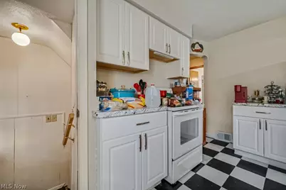 8023 Ivandale, Parma, OH 44129 - Photo 18