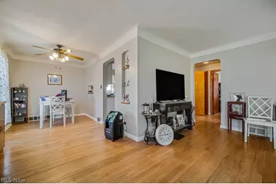8023 Ivandale, Parma, OH 44129 - Photo 4