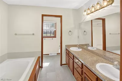 218 Wells Court, Euclid, OH 44132 - Photo 18