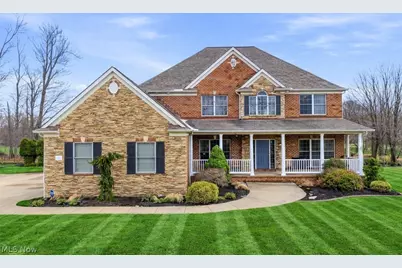 317 E Edinburgh Drive, Highland Heights, OH 44143 - Photo 1