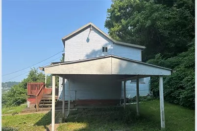 609 Whitely Street, Bridgeport, OH 43912 - Photo 2