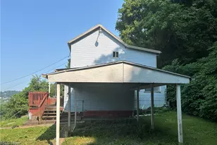 609 Whitely St, Bridgeport, OH 43912 - Photo 2