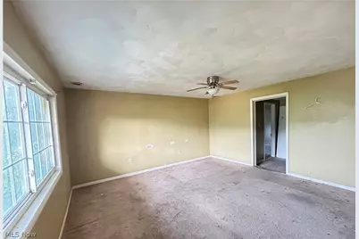 609 Whitely Street, Bridgeport, OH 43912 - Photo 6