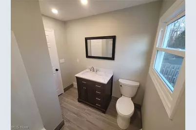 38136 Parkway Boulevard, Willoughby, OH 44094 - Photo 12