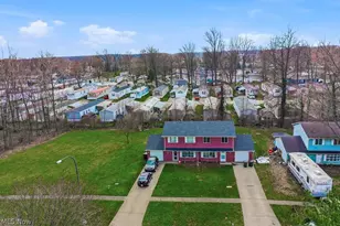 508 Wood St, Elyria, OH 44035 - Photo 2