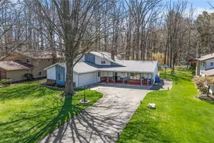 27491 Linwood Cir, North Olmsted, OH 44070 - Photo 2