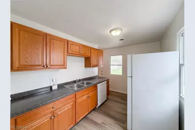 409 Wesley Avenue, Elyria, OH 44035 - Photo 2