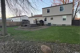 5133 Winslow Dr, Mineral Ridge, OH 44440 - Photo 2