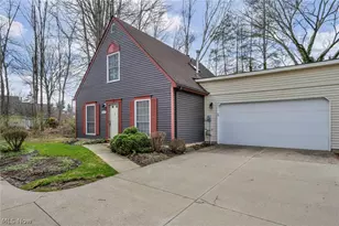 2210 Pine Tree Ln #23 Ln, Twinsburg, OH 44087 - Photo 1