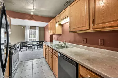 2210 Pine Tree Ln #23 Lane, Twinsburg, OH 44087 - Photo 4