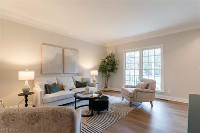 8955 Stoneybrook Drive, Grandview Heights, OH 44147 - Photo 10