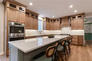 8955 Stoneybrook Dr, Grandview Heights, OH 44147 - Photo 16