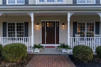 8955 Stoneybrook Drive, Grandview Heights, OH 44147 - Photo 2