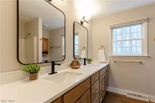 8955 Stoneybrook Dr, Grandview Heights, OH 44147 - Photo 36