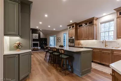 8955 Stoneybrook Drive, Grandview Heights, OH 44147 - Photo 12