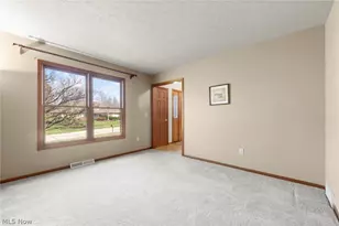 9431 Yvonne Dr, North Royalton, OH 44133 - Photo 18