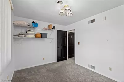504 Greenbrier Court, Steubenville, OH 43953 - Photo 26