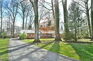 2521 Jennifer Dr, Poland, OH 44514 - Photo 2