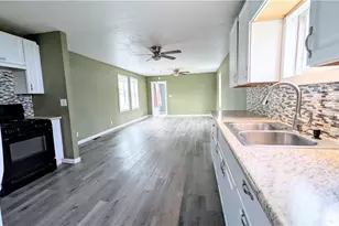 297 Depot St, Conneaut, OH 44030 - Photo 4