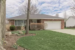 657 Lander Dr, Highland Heights, OH 44143 - Photo 2