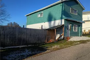 220 Market St, Belmont, OH 43718 - Photo 2