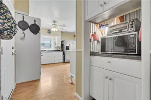 8084 Wright Rd, Grandview Heights, OH 44147 - Photo 14