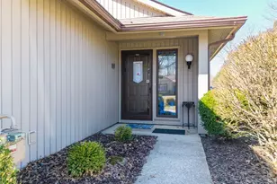 10806 Meadow Trail, Strongsville, OH 44149 - Photo 2