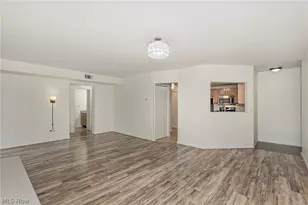 26101 Village Ln, Beachwood, OH 44122 - Photo 8