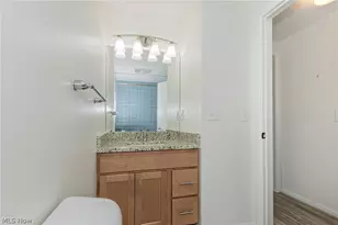 26101 Village Ln, Beachwood, OH 44122 - Photo 32