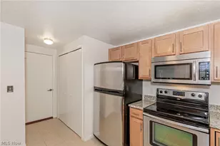 26101 Village Ln, Beachwood, OH 44122 - Photo 20