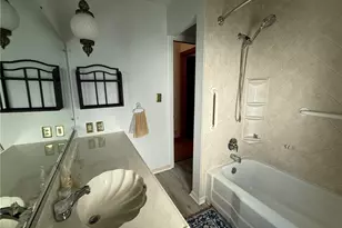 102 Furlen Ct, Hubbard, OH 44425 - Photo 8