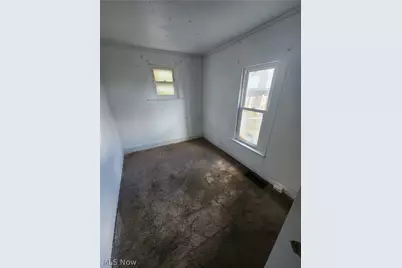 513 Rothrock Avenue, Akron, OH 44314 - Photo 8