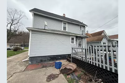 555 E Canal Street, Newcomerstown, OH 43832 - Photo 8