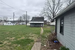 555 E Canal St, Newcomerstown, OH 43832 - Photo 6