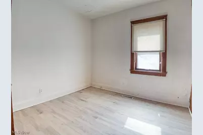 1622 Winchester Avenue, Oakwood, OH 44107 - Photo 8