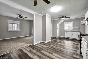 127 E 35th St, Lorain, OH 44055 - Photo 4