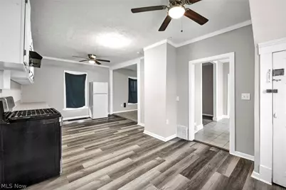 127 E 35th Street, Lorain, OH 44055 - Photo 6