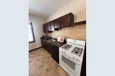 1707 W 31st Place, Loveland, OH 44113 - Photo 4