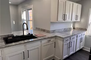 13820 S Parkway Dr, Garfield Heights, OH 44105 - Photo 14
