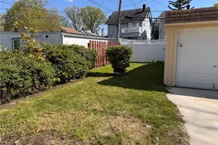 13820 S Parkway Dr, Garfield Heights, OH 44105 - Photo 6