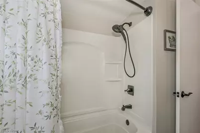 1101 Bonnie Lane, Mayfield Heights, OH 44124 - Photo 18