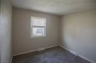 3945 S Schenley Ave, Youngstown, OH 44511 - Photo 8