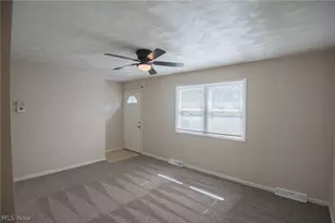 3945 S Schenley Ave, Youngstown, OH 44511 - Photo 6