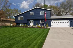 8407 Barton Dr, Strongsville, OH 44149 - Photo 2