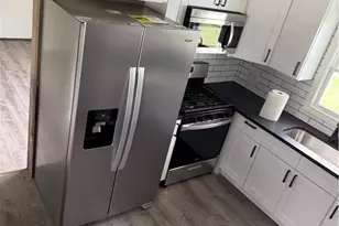 565 Irving Park Blvd, Sheffield Lake, OH 44054 - Photo 10